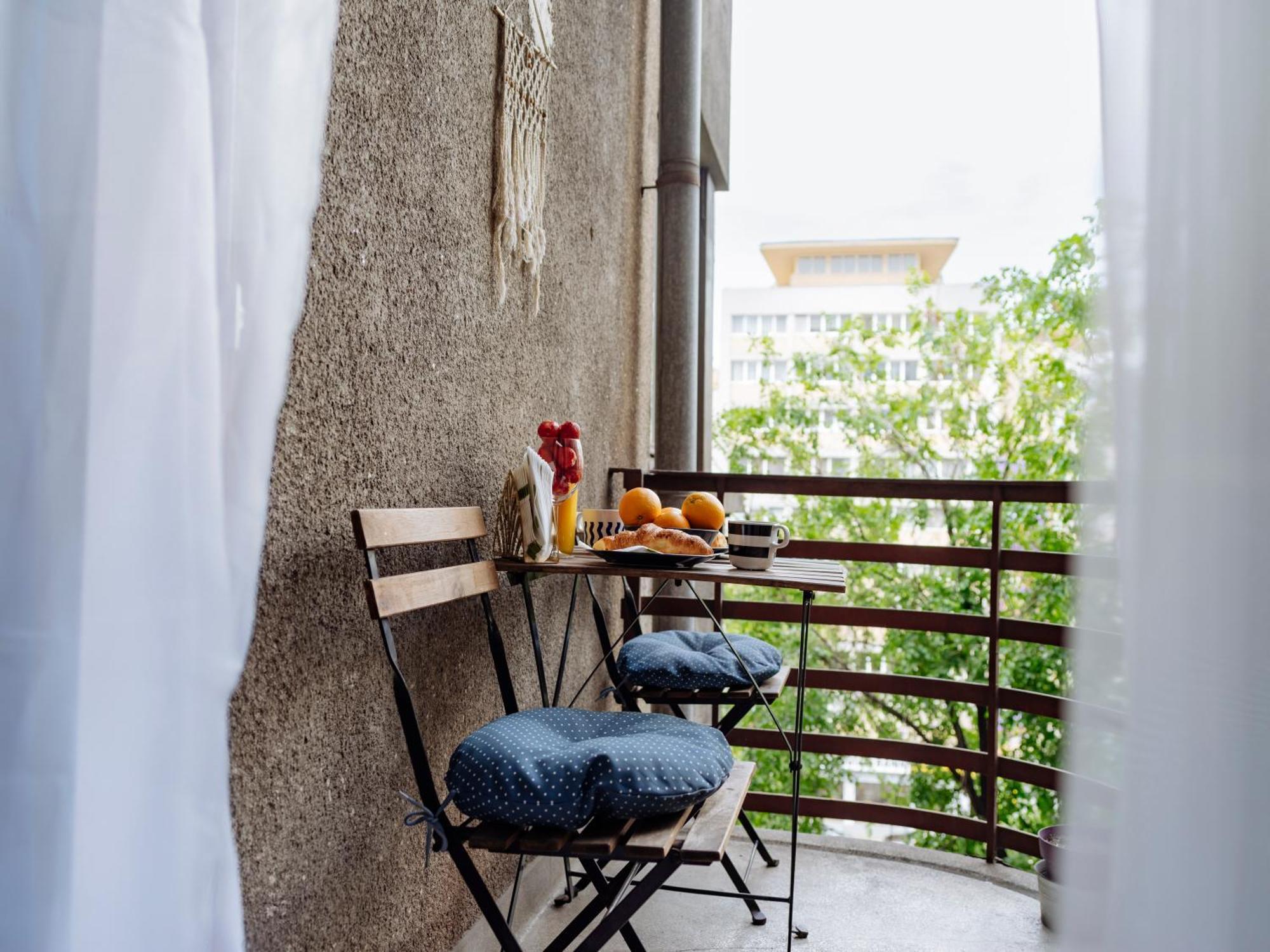 Petite Maison Sur Le Boulevard Bukarest Kültér fotó