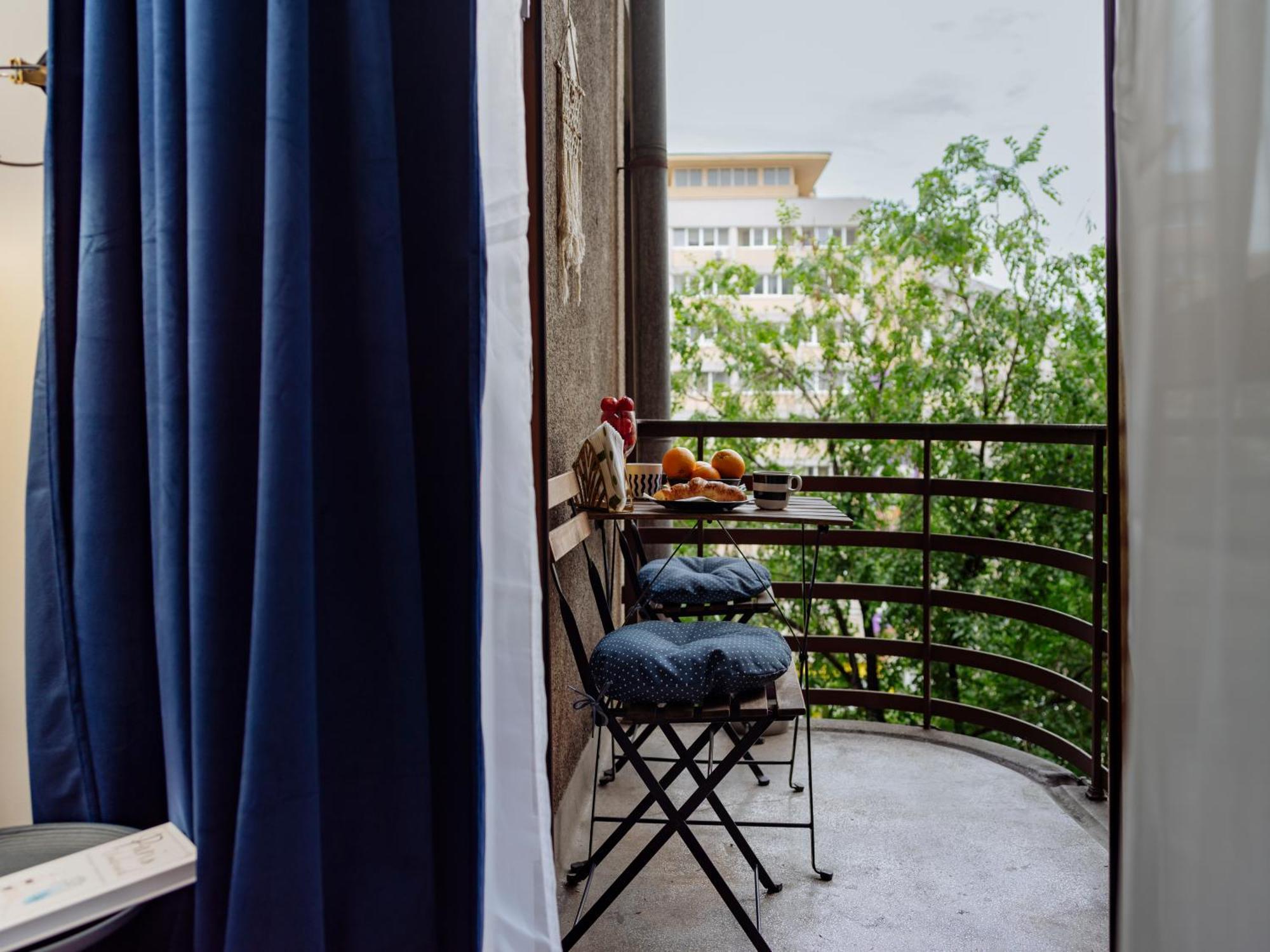 Petite Maison Sur Le Boulevard Bukarest Kültér fotó