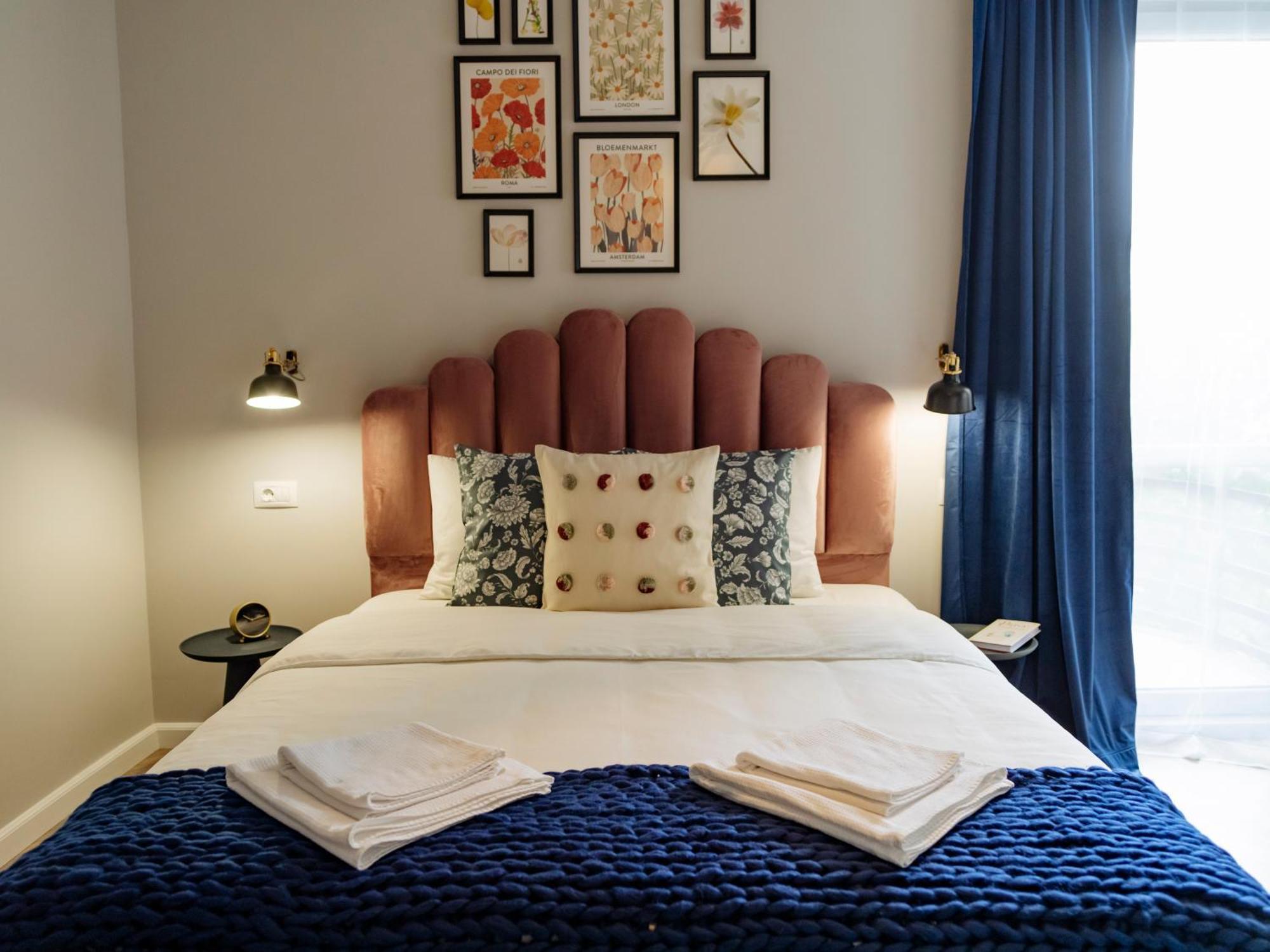 Petite Maison Sur Le Boulevard Bukarest Kültér fotó