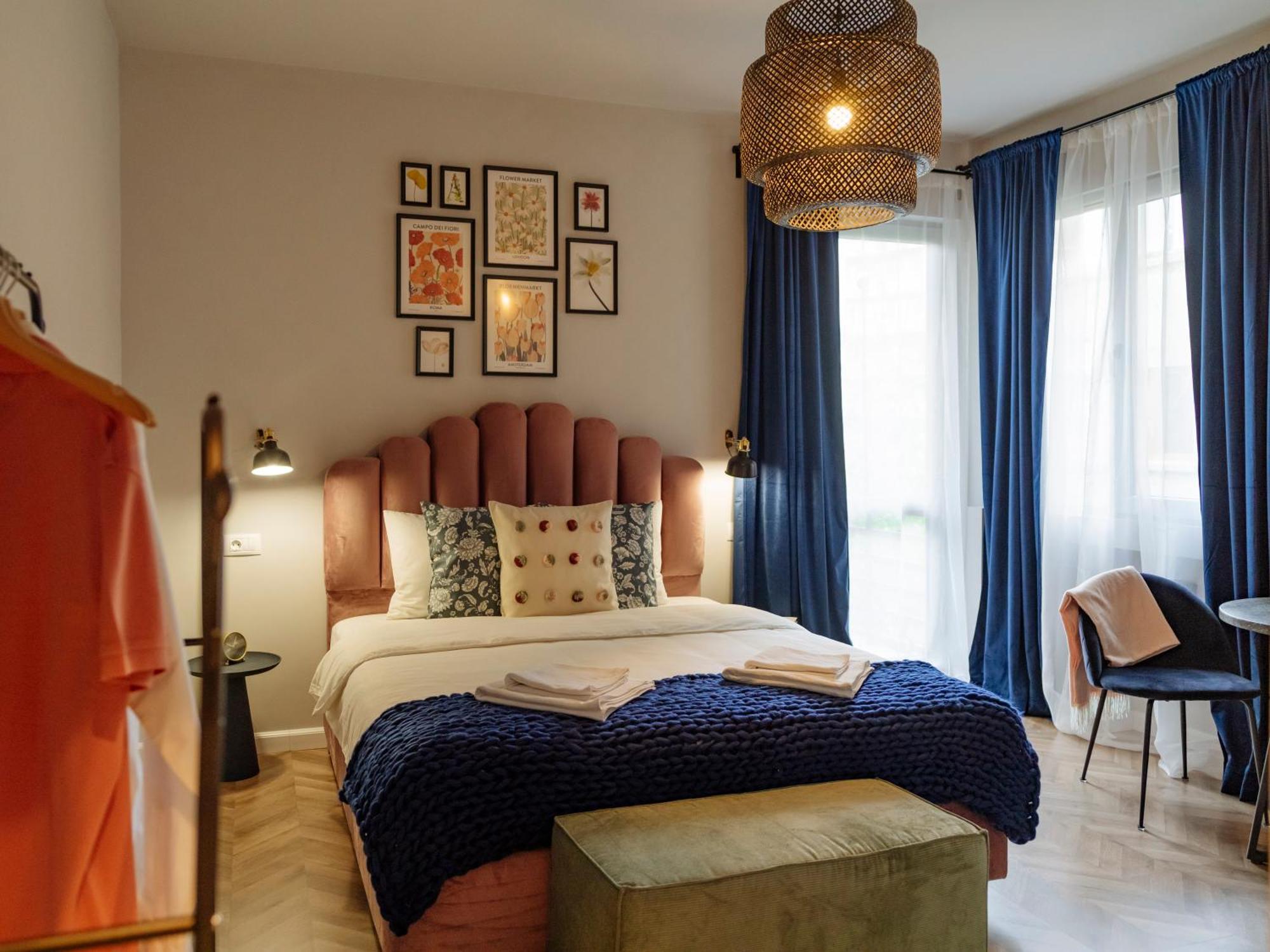 Petite Maison Sur Le Boulevard Bukarest Kültér fotó